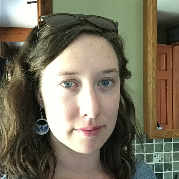 Meet your Posher, Emily - Picture 1 of 1